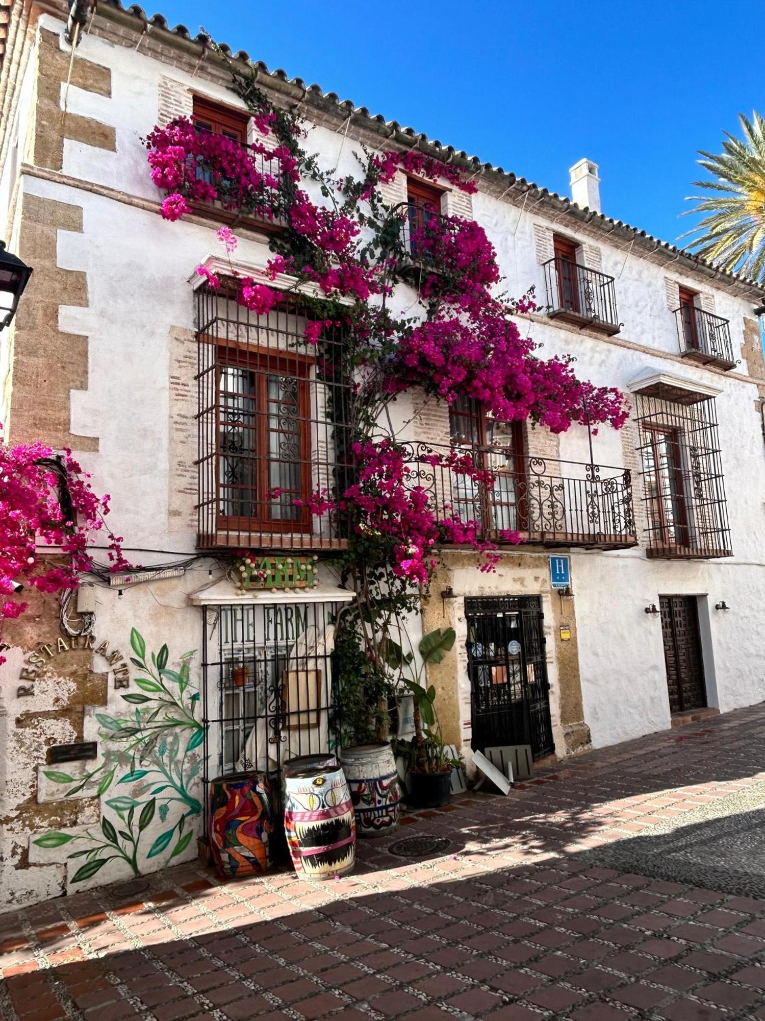 The Old House Marbella Hotel Exterior photo