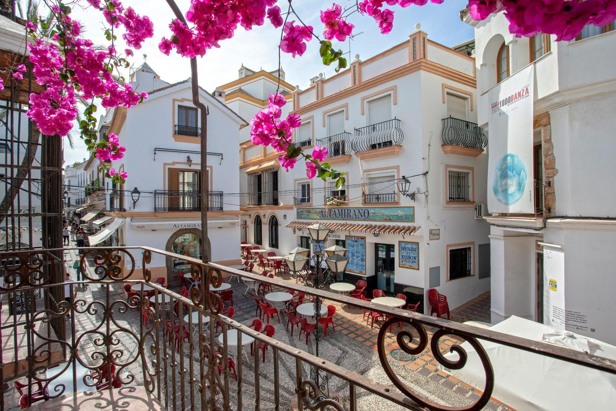 The Old House Marbella Hotel Exterior photo