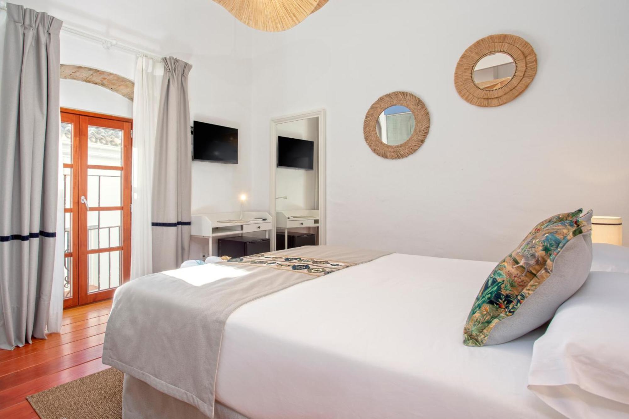 The Old House Marbella Hotel Exterior photo