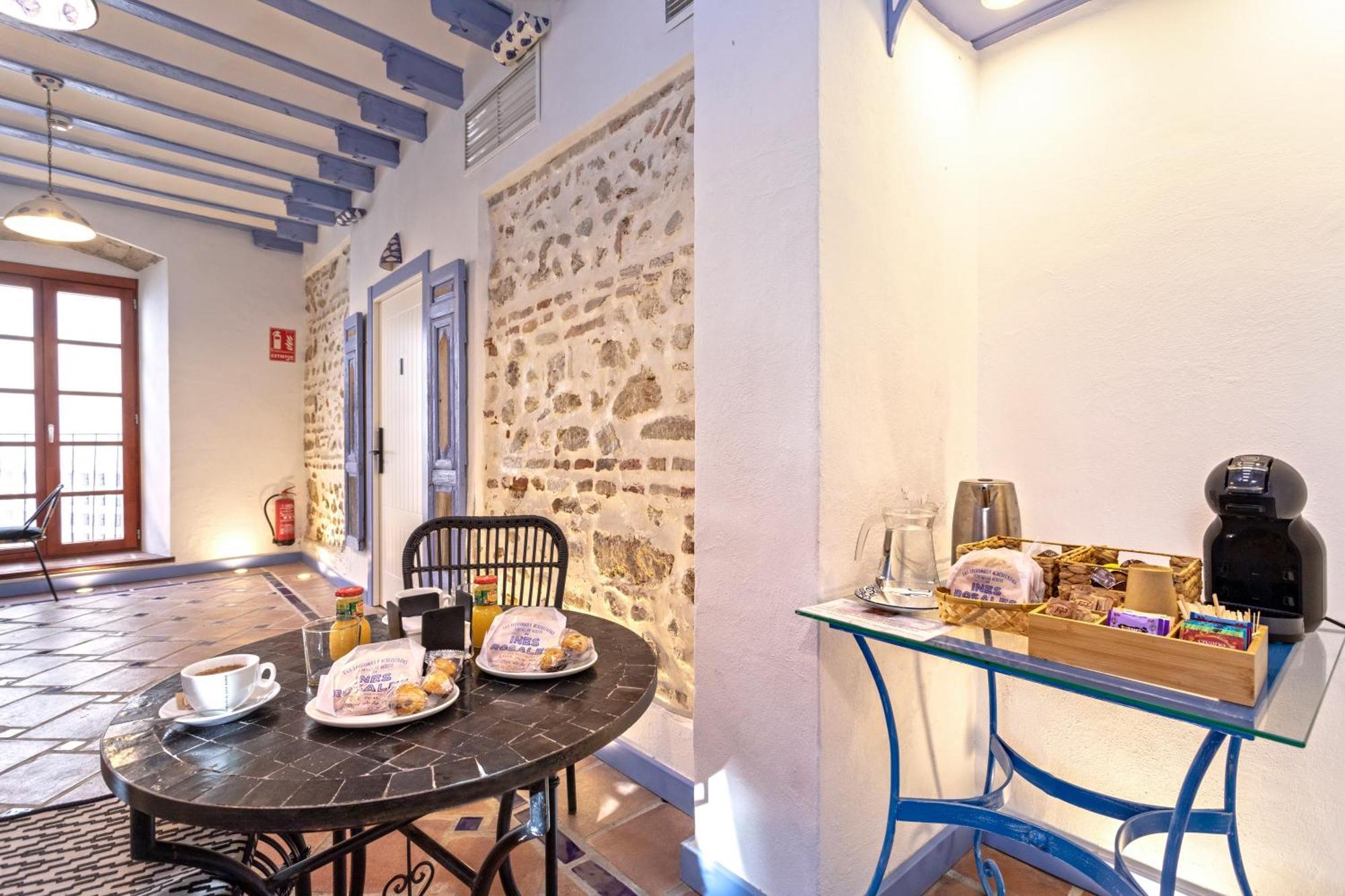 The Old House Marbella Hotel Exterior photo