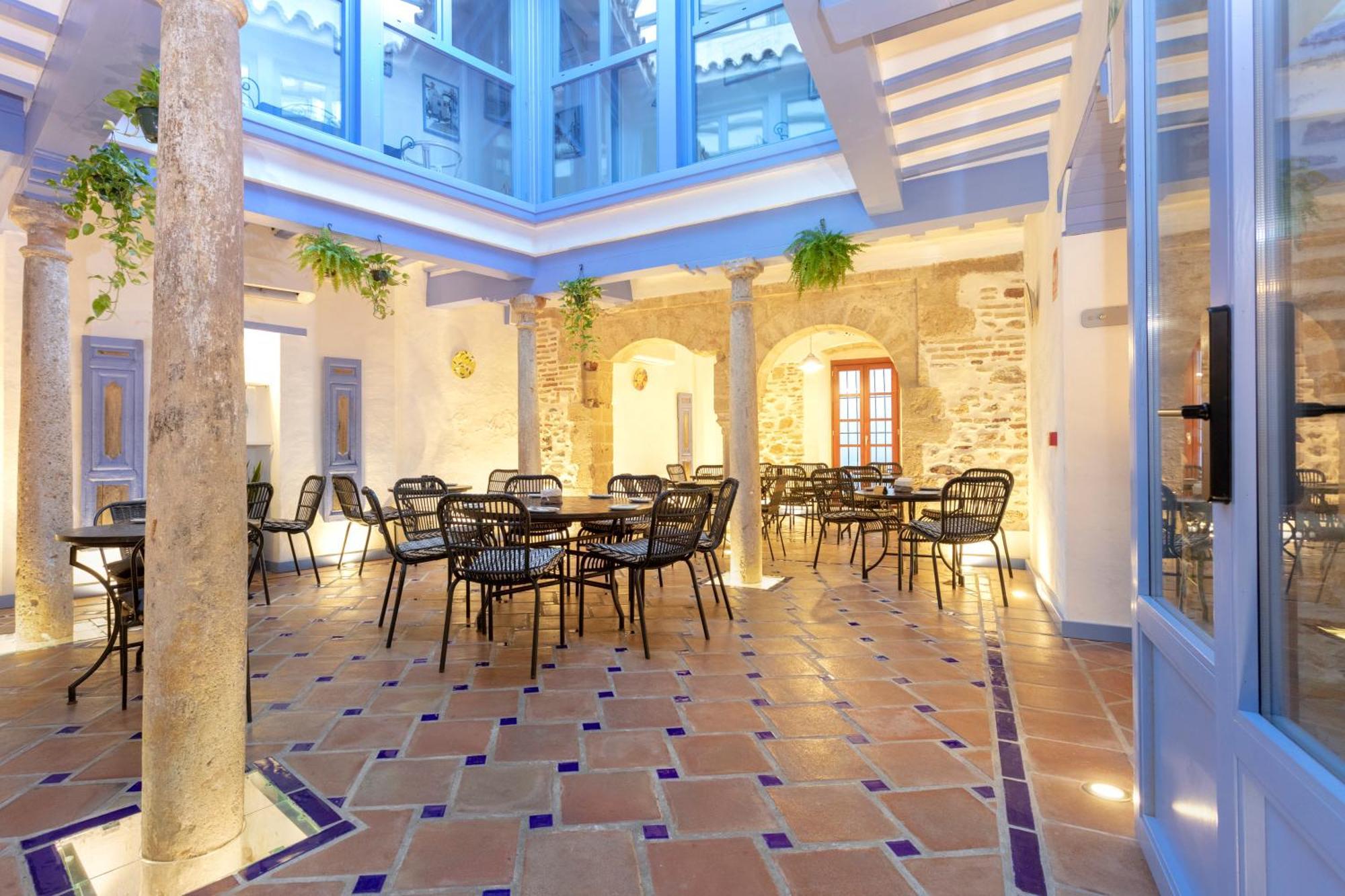 The Old House Marbella Hotel Exterior photo